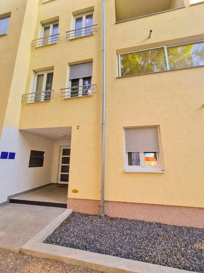 Leon Apartment Senj  Luaran gambar