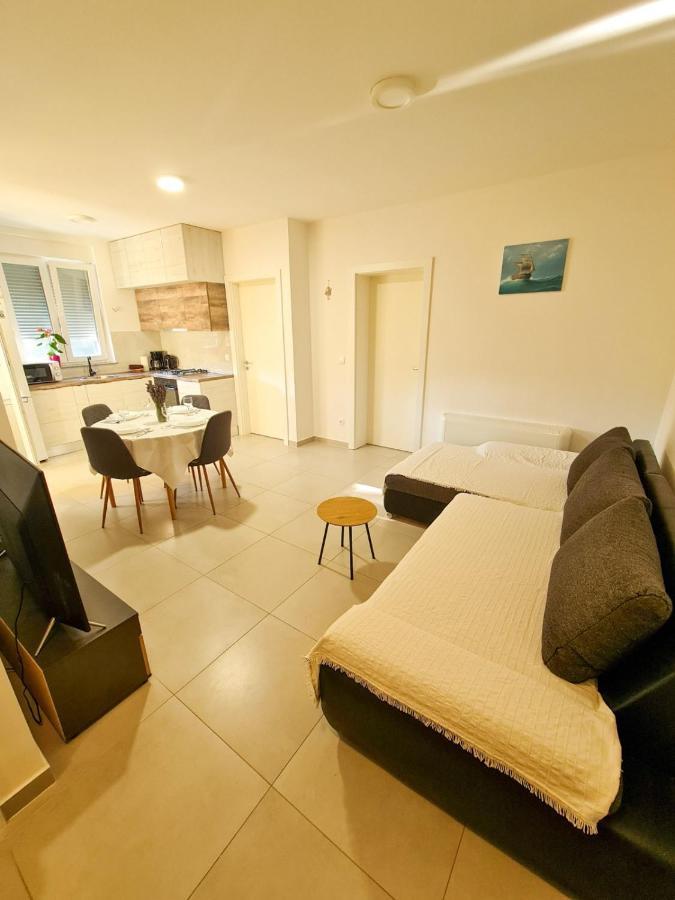 Leon Apartment Senj  Luaran gambar